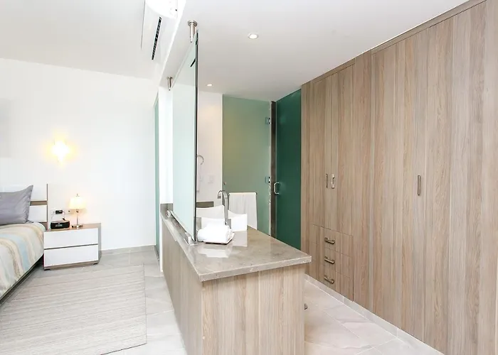 Stunning Marea With Stellar Oceanview Rooftop Pool! *